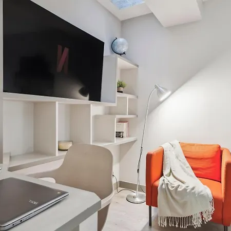 شقة Bnbnook - In Paris' Heart - Eiffel Tower